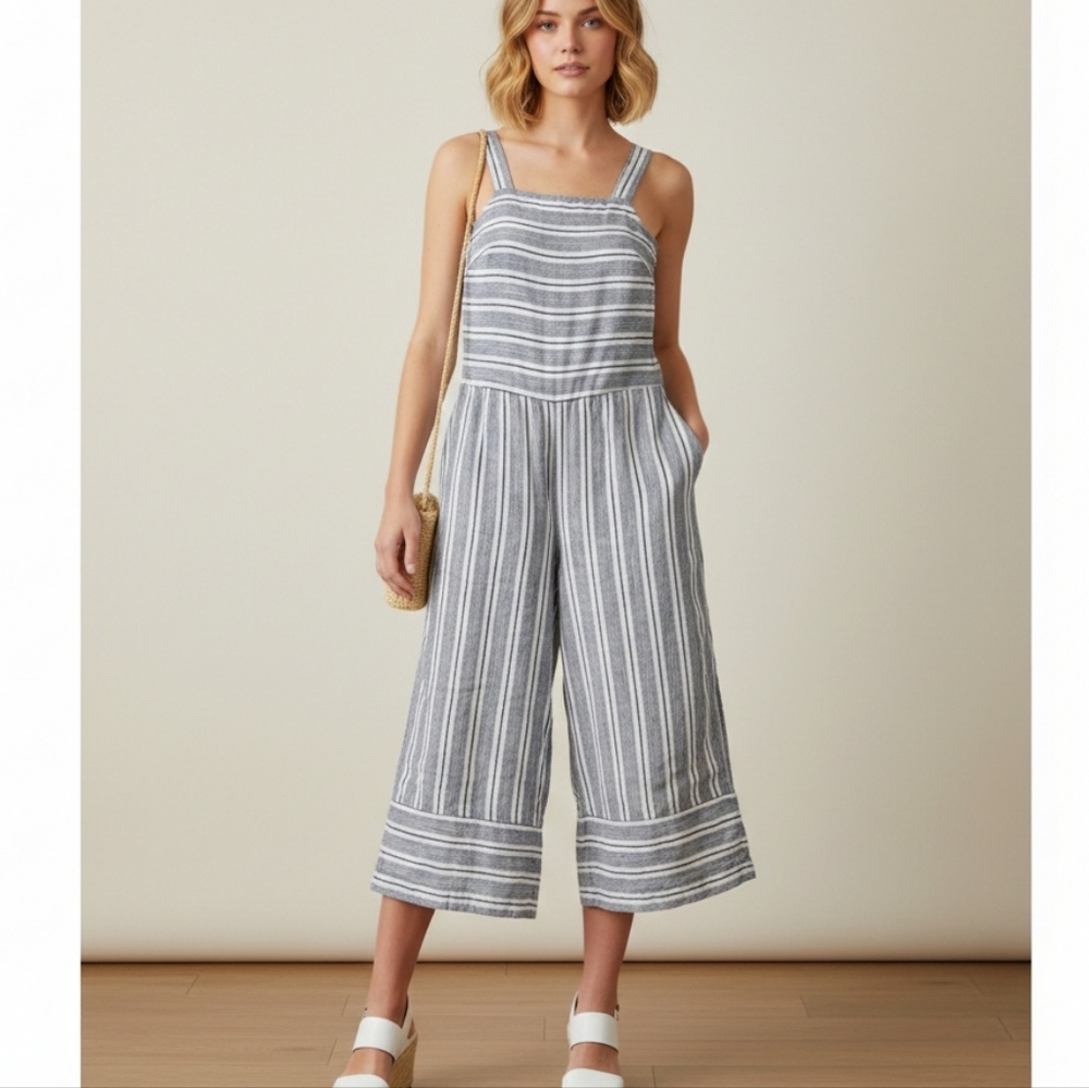 BeachLunchLounge Cotton/Linen Wide Leg Capri Length Jumpsuit- XS